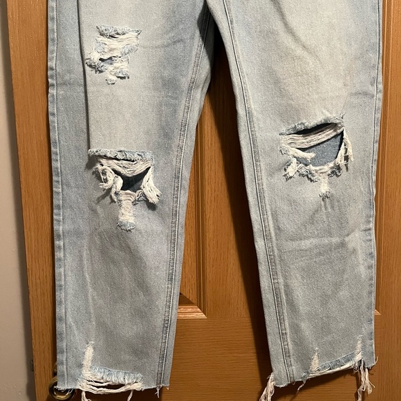 TNR Jeans Light-Wash Distressed High Rise Crop Mom Jeans NWT - Picture 11 of 11